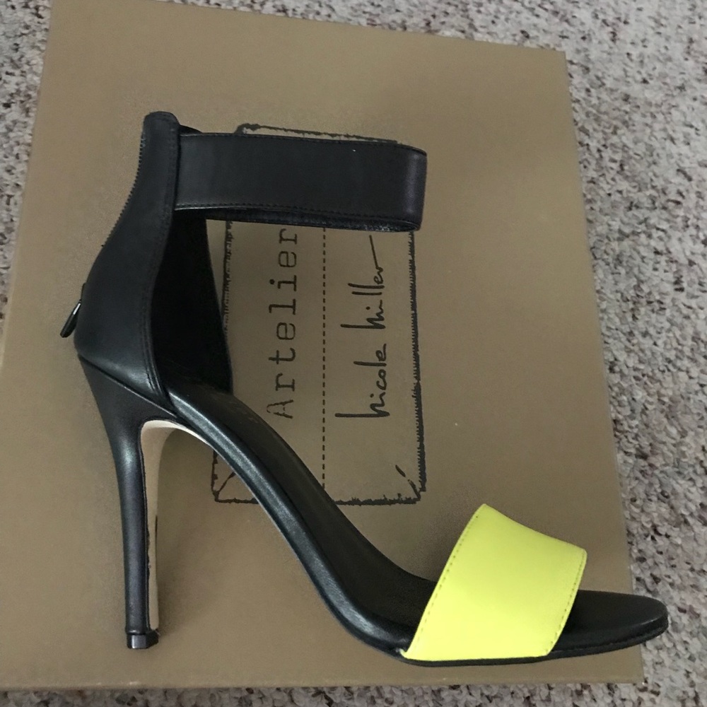 Sandals size 7